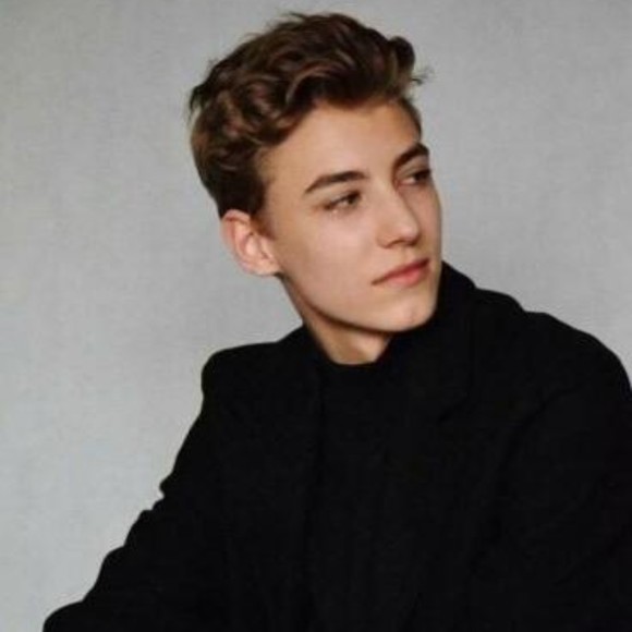 Meet your Posher, Brianna - Picture 1 of 1